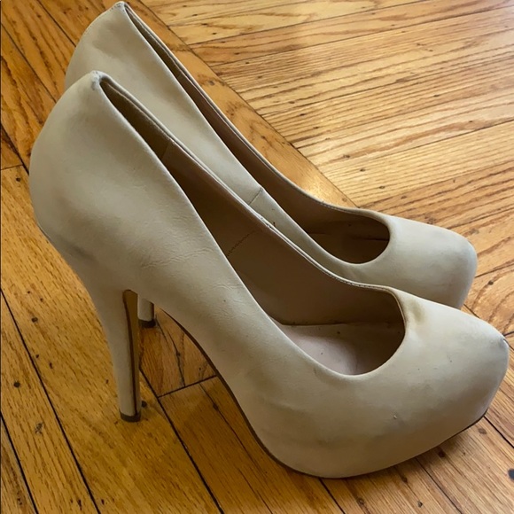 Nude pumps size 10 - Picture 6 of 8